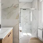 Espaciosa Casa Con 3 En * Santander