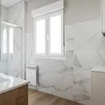 Espaciosa Casa Con 3 En Santander