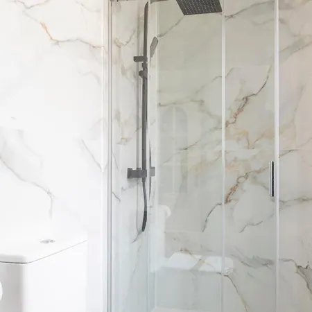 Espaciosa Casa Con 3 En Appartamento