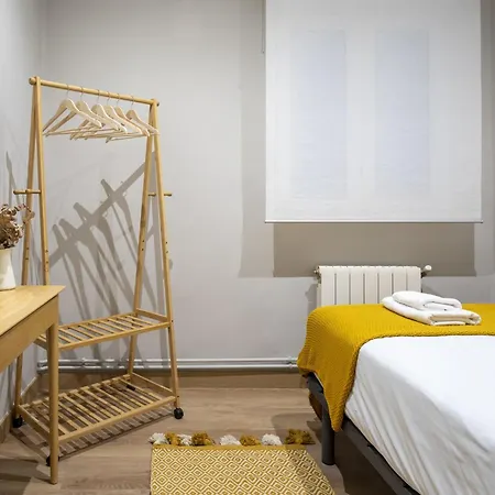 Espaciosa Casa Con 3 En Apartament