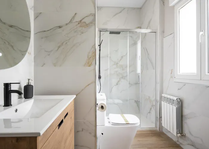 Espaciosa Casa Con 3 En * Santander