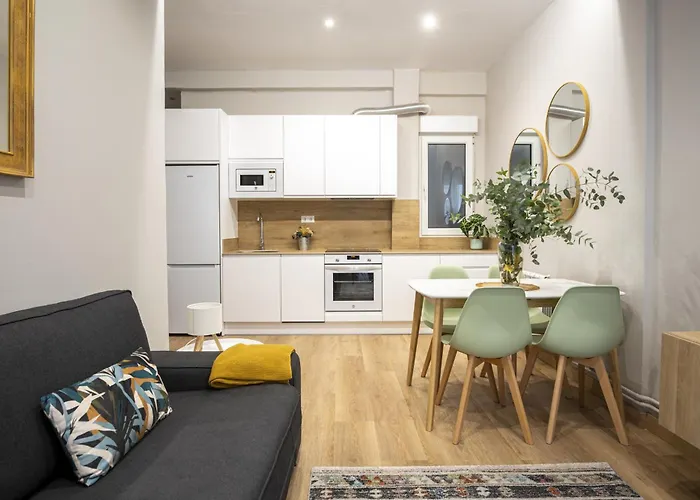 Espaciosa Casa Con 3 En Santander