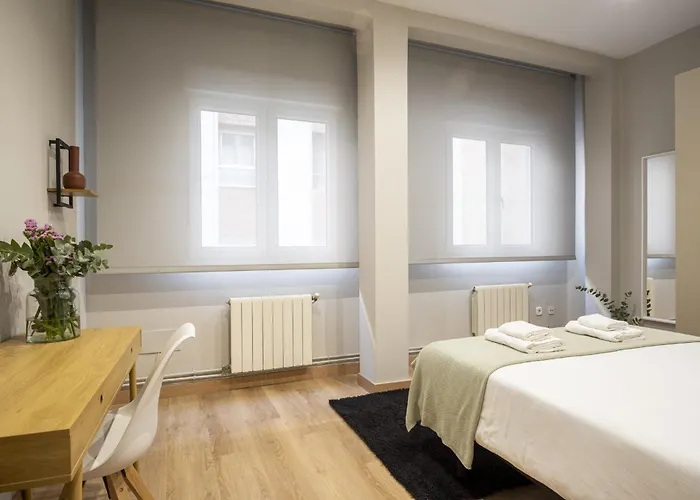 Espaciosa Casa Con 3 En * Santander