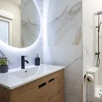Espaciosa Casa Con 3 En *