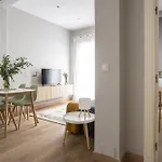 Espaciosa Casa Con 3 En *
