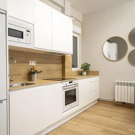 Espaciosa Casa Con 3 En * Santander